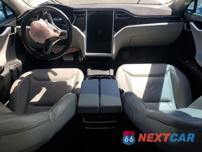 Zdjęcie 8 z 12 samochodu: 2016 TESLA MODEL S VIN:5YJSA1E40GF134171 - miniatura