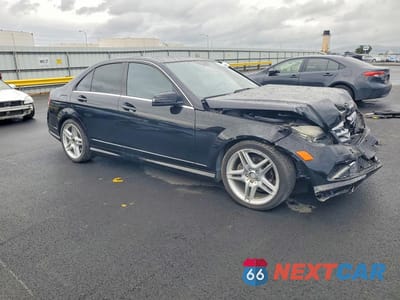 Czwarte zdjęcie samochodu z boku: 2011 MERCEDES-BENZ C 300 VIN:WDDGF5EB1BR134508 - miniatura