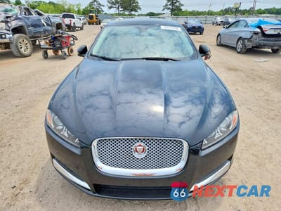 Piąte zdjęcie samochodu w środku: 2015 JAGUAR XF 3.0 SPORT VIN:SAJWA0F75F8U77885 - miniatura