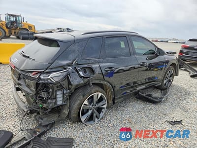 Trzecie zdjęcie samochodu z tyłu: 2024 AUDI Q4 E-TRON PREMIUM PLUS VIN:WA1LUBFZ2RP039349 - miniatura