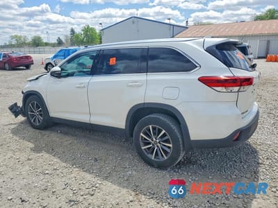 Drugie zdjęcie samochodu z przodu: 2019 TOYOTA HIGHLANDER XLE VIN:5TDJZRFH5KS596931 - miniatura