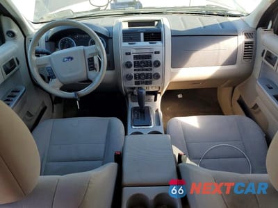 Zdjęcie 8 z 13 samochodu: 2011 FORD ESCAPE XLT VIN:1FMCU0D77BKC71794 - miniatura