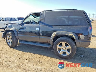 Drugie zdjęcie samochodu z przodu: 1997 CHEVROLET TAHOE K1500 VIN:3GNEK18R0VG131707 - miniatura