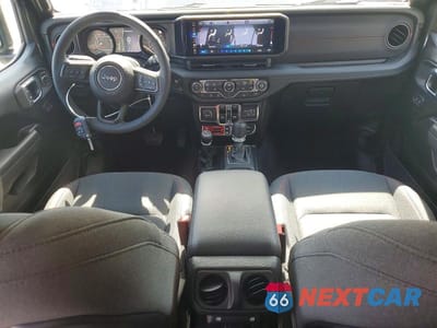 Zdjęcie 8 z 11 samochodu: 2025 JEEP WRANGLER RUBICON VIN:1C4PJXFN1SW664170 - miniatura