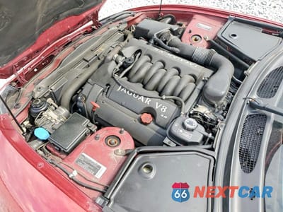 Zdjęcie 11 z 12 samochodu: 2001 JAGUAR XK8 VIN:SAJDA42C41NA19706 - miniatura