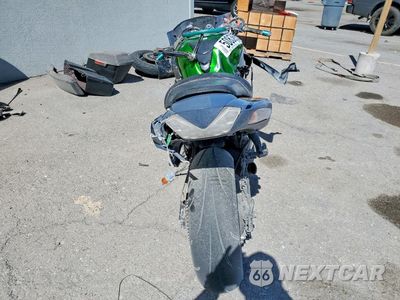 Czwarte zdjęcie samochodu z boku: 2013 KAWASAKI ZX1400 F VIN:JKBZXNF15DA003997 - miniatura