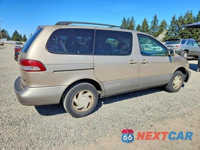 Trzecie zdjęcie samochodu z tyłu: 2002 TOYOTA SIENNA LE VIN:4T3ZF13C12U484390 - miniatura
