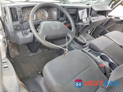 Zdjęcie 8 z 13 samochodu: 2013 ISUZU NRR REFRIGERATED BOX TRUCK VIN:JALE5W166D7300165 - miniatura