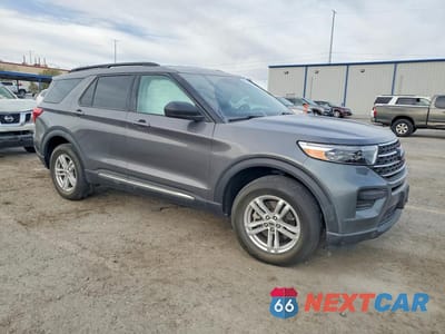 Czwarte zdjęcie samochodu z boku: 2022 FORD EXPLORER XLT VIN:1FMSK8DH8NGA48602 - miniatura