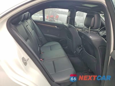 Zdjęcie 10 z 11 samochodu: 2010 MERCEDES-BENZ C 300 4MATIC VIN:WDDGF8BB2AR099823 - miniatura