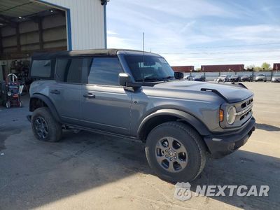 Czwarte zdjęcie samochodu z boku: 2024 FORD BRONCO BIG BEND VIN:1FMDE7BHXRLA88240 - miniatura
