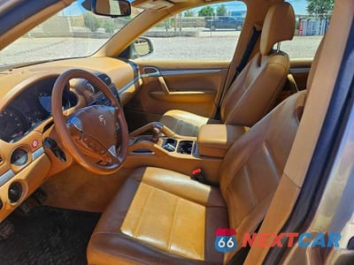 Piąte zdjęcie samochodu w środku: 2005 PORSCHE CAYENNE VIN:WP1AA29P85LA25570 - miniatura
