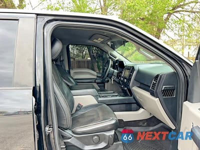 Piąte zdjęcie samochodu w środku: 2018 FORD F150 SUPERCREW VIN:1FTEW1E54JKF91552 - miniatura