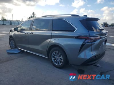 Drugie zdjęcie samochodu z przodu: 2026 TOYOTA SIENNA XLE 8-PASSENGER VIN:5TDYRKEC1TS296297 - miniatura