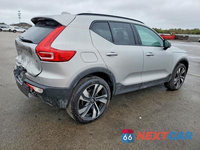 Trzecie zdjęcie samochodu z tyłu: 2025 VOLVO XC40 ULTRA VIN:YV4L12UM7S2517531 - miniatura