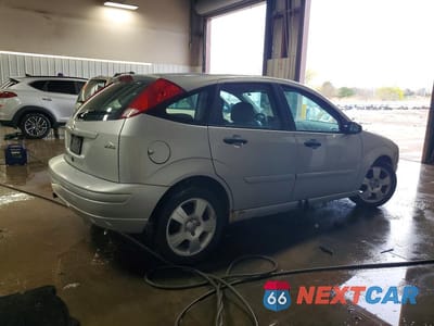 Trzecie zdjęcie samochodu z tyłu: 2005 FORD FOCUS ZX5 VIN:3FAFP37N85R110073 - miniatura