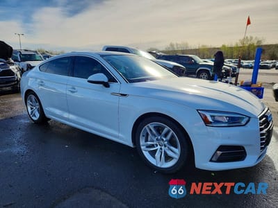 Czwarte zdjęcie samochodu z boku: 2019 AUDI A5 PREMIUM PLUS VIN:WAUBNCF54KA082503 - miniatura