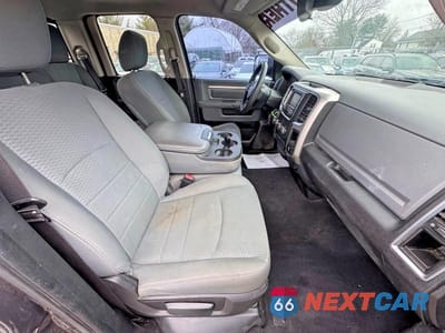 Piąte zdjęcie samochodu w środku: 2016 RAM 1500 SLT VIN:1C6RR7GM5GS176112 - miniatura