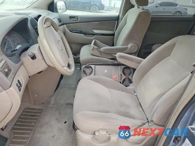Zdjęcie 7 z 14 samochodu: 2004 TOYOTA SIENNA CE VIN:5TDZA23CX4S122146 - miniatura