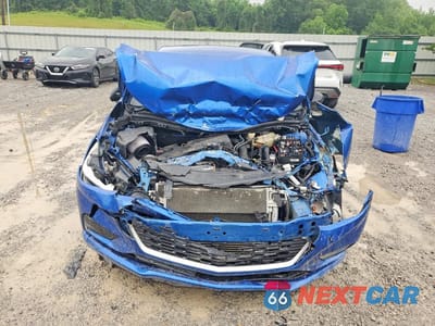 Piąte zdjęcie samochodu w środku: 2017 CHEVROLET CRUZE LT VIN:3G1BE5SM3HS556842 - miniatura