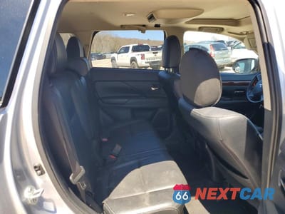 Zdjęcie 11 z 13 samochodu: 2015 MITSUBISHI OUTLANDER SE VIN:JA4AZ3A35FZ011126 - miniatura