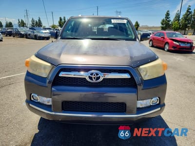 Piąte zdjęcie samochodu w środku: 2010 TOYOTA 4RUNNER SR5 VIN:JTEZU5JR7A5006318 - miniatura