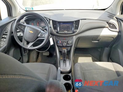 Zdjęcie 8 z 13 samochodu: 2020 CHEVROLET TRAX LS VIN:3GNCJNSB3LL338075 - miniatura