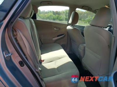 Zdjęcie 10 z 12 samochodu: 2013 TOYOTA PRIUS THREE VIN:JTDKN3DU6D5600989 - miniatura