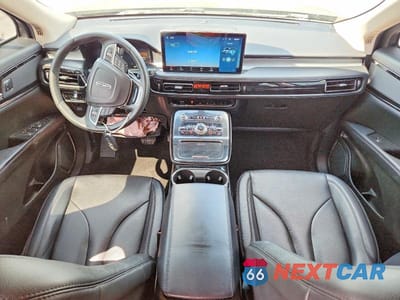 Zdjęcie 8 z 13 samochodu: 2023 LINCOLN NAUTILUS VIN:2LMPJ8J9XPBL06638 - miniatura