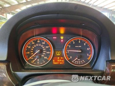 Zdjęcie 9 z 12 samochodu: 2010 BMW 328 XI SULEV VIN:WBAPK5C55AA647161 - miniatura
