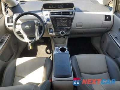 Zdjęcie 8 z 13 samochodu: 2016 TOYOTA PRIUS V FIVE VIN:JTDZN3EU0GJ049130 - miniatura
