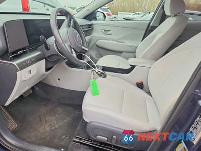 Zdjęcie 7 z 13 samochodu: 2025 HYUNDAI KONA SEL VIN:KM8HBCAB8SU275282 - miniatura