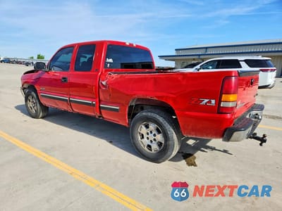 Drugie zdjęcie samochodu z przodu: 2001 CHEVROLET SILVERADO K1500 VIN:1GCEK19V21E170403 - miniatura