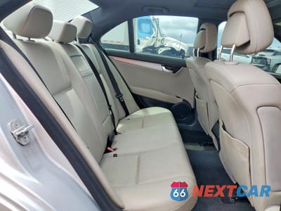 Zdjęcie 10 z 12 samochodu: 2011 MERCEDES-BENZ C 300 VIN:WDDGF5EB8BR154223 - miniatura