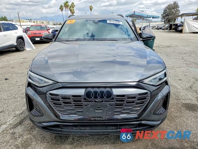 Piąte zdjęcie samochodu w środku: 2024 AUDI Q8 E-TRON PRESTIGE VIN:WA16AAGE5RB024093 - miniatura