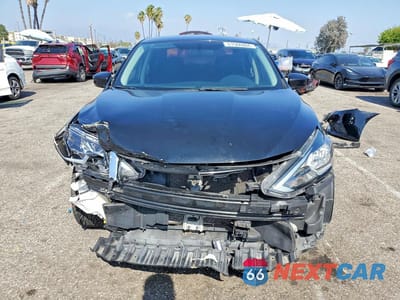 Piąte zdjęcie samochodu w środku: 2019 NISSAN SENTRA SV VIN:3N1AB7AP1KL611036 - miniatura