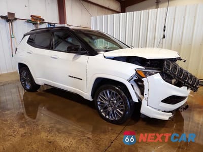 Czwarte zdjęcie samochodu z boku: 2023 JEEP COMPASS LIMITED VIN:3C4NJDCN4PT546427 - miniatura