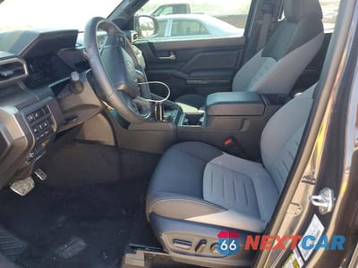 Zdjęcie 7 z 12 samochodu: 2024 TOYOTA TACOMA TRD SPORT VIN:3TMLB5JNXRM010088 - miniatura