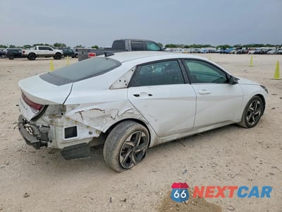 Trzecie zdjęcie samochodu z tyłu: 2021 HYUNDAI ELANTRA SEL VIN:5NPLN4AG3MH001962 - miniatura