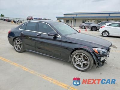 Czwarte zdjęcie samochodu z boku: 2016 MERCEDES-BENZ C300 VIN:55SWF4KBXGU178538 - miniatura