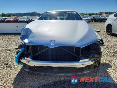 Piąte zdjęcie samochodu w środku: 2020 BMW 530E VIN:WBAJA9C00LCE33693 - miniatura