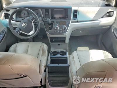 Zdjęcie 8 z 12 samochodu: 2017 TOYOTA SIENNA LE 8-PASSENGER VIN:5TDKZ3DC1HS862544 - miniatura