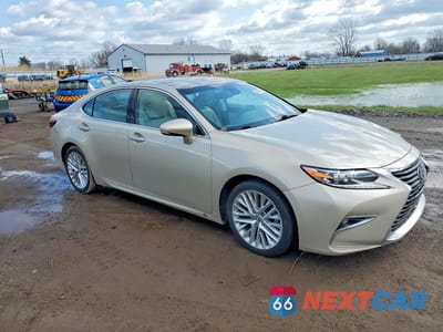 Czwarte zdjęcie samochodu z boku: 2018 LEXUS ES 350 BASE VIN:58ABK1GG7JU104513 - miniatura