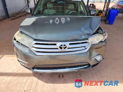 Zdjęcie 11 z 12 samochodu: 2013 TOYOTA HIGHLANDER SE VIN:5TDBK3EH4DS265476 - miniatura