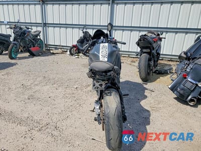 Czwarte zdjęcie samochodu z boku: 2024 KAWASAKI EX650 R VIN:ML5EXER17RDAD4249 - miniatura