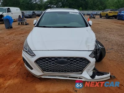 Piąte zdjęcie samochodu w środku: 2018 HYUNDAI SONATA SPORT VIN:5NPE34AF3JH656348 - miniatura