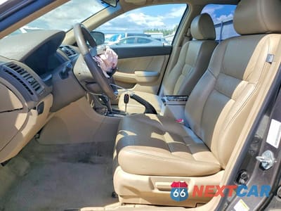Zdjęcie 7 z 13 samochodu: 2006 HONDA ACCORD EX VIN:1HGCM66886A067175 - miniatura