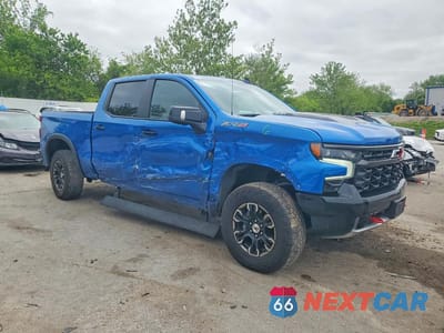 Czwarte zdjęcie samochodu z boku: 2022 CHEVROLET SILVERADO K1500 ZR2 VIN:3GCUDHELXNG670746 - miniatura