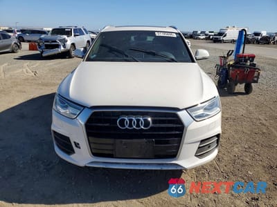 Piąte zdjęcie samochodu w środku: 2016 AUDI Q3 VIN:WA1BFCFSXGR011394 - miniatura