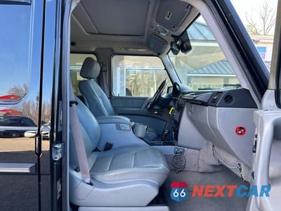 Piąte zdjęcie samochodu w środku: 2003 MERCEDES-BENZ G 500 VIN:WDCYR49E23X140703 - miniatura